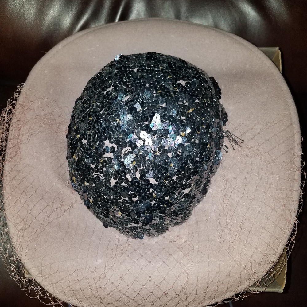 Vintage Doeskin Wool wide brim ladies hat.